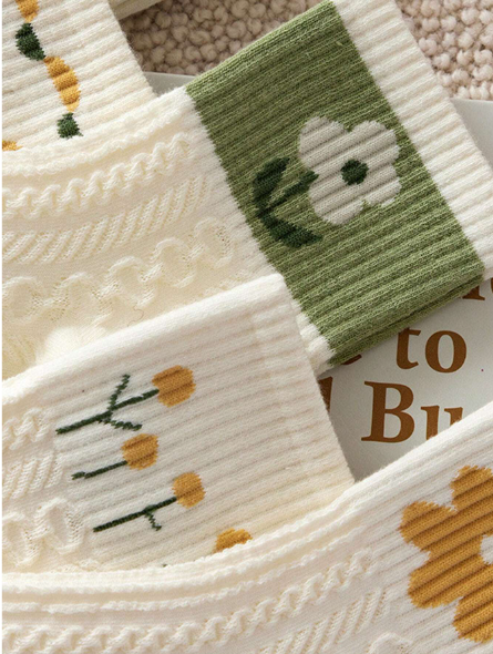 Women's Cute Green Flower Pattern Socks - 1 Pair