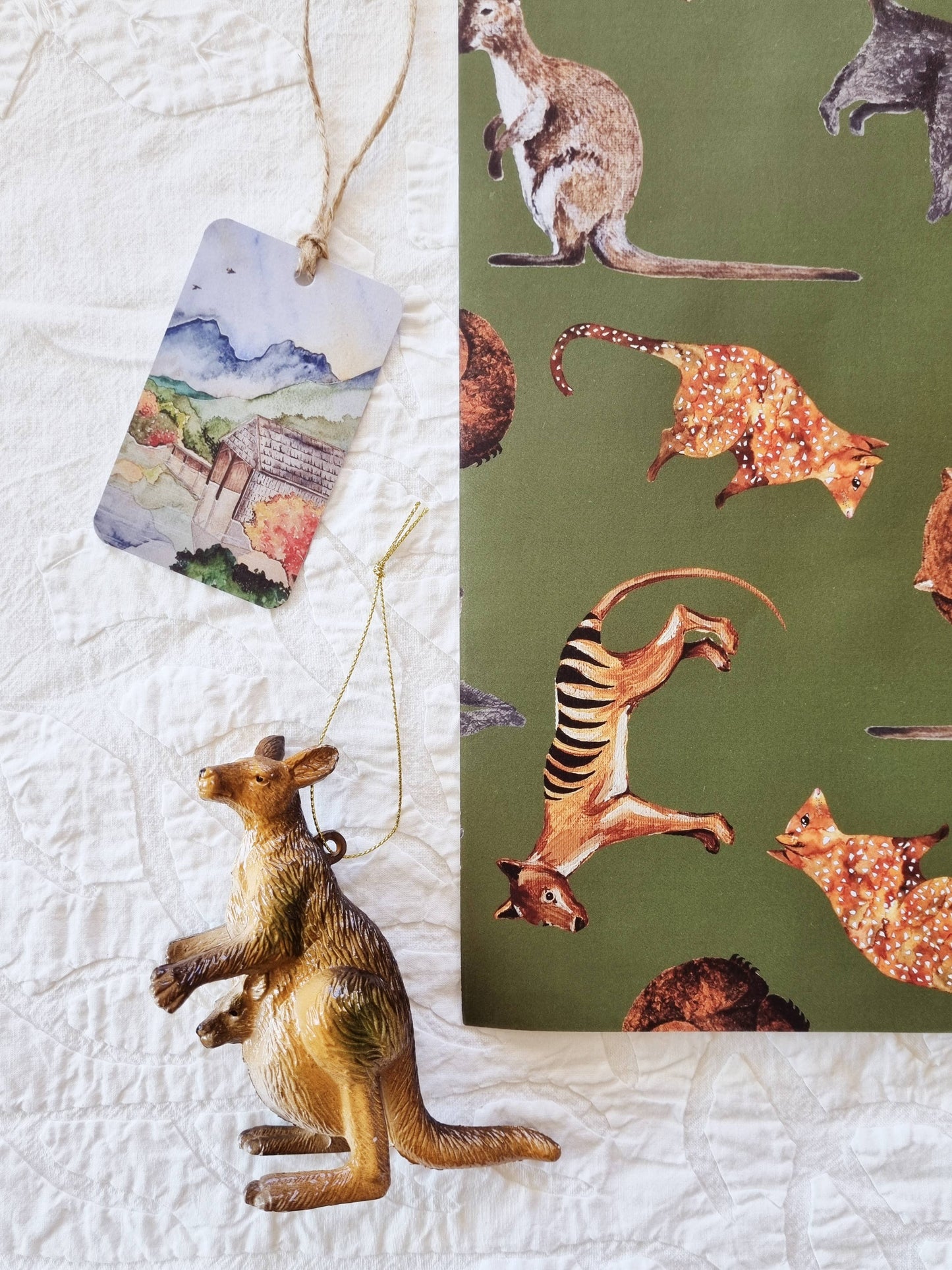 Wrapping Paper / Tasmanian Animals